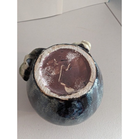 Studio art vase Navy and white with 3D style Branch, leaves, and fruit Signed - Picture 4 of 6